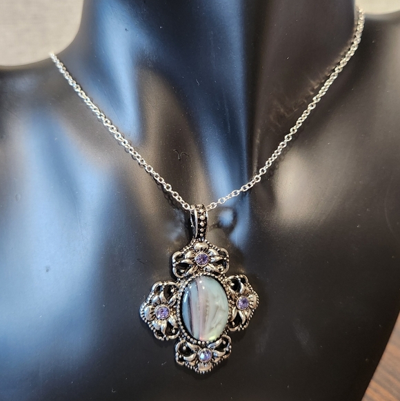 Elegant Silver Pendant Necklace - Picture 2 of 5